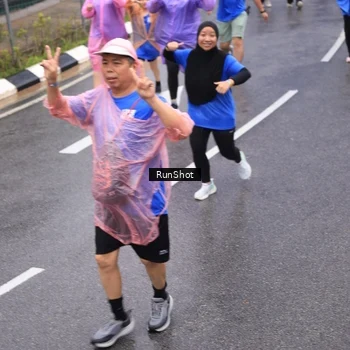 Runner Photo 7943525
