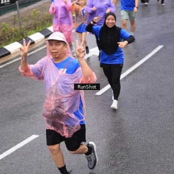Runner Photo 7943530
