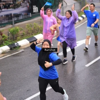 Runner Photo 7943559