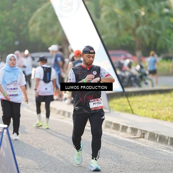 Runner Photo 7943561