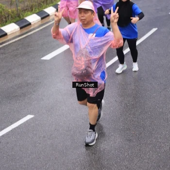 Runner Photo 7943562