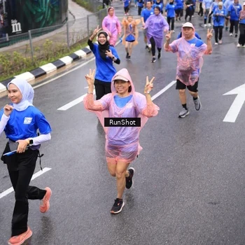 Runner Photo 7943569