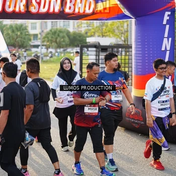 Runner Photo 7943570