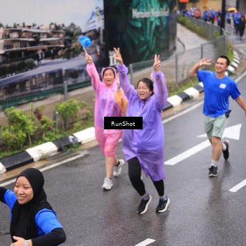 Runner Photo 7943572