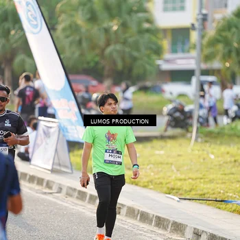 Runner Photo 7943573