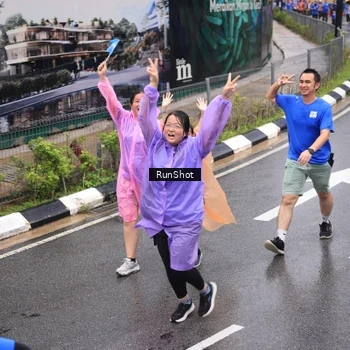 Runner Photo 7943581