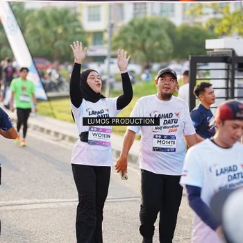 Runner Photo 7943591