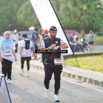 Runner Photo 7943611