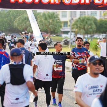 Runner Photo 7943615