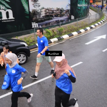 Runner Photo 7943628