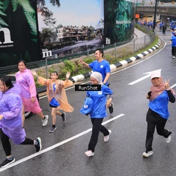 Runner Photo 7943635