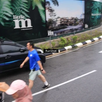 Runner Photo 7943640