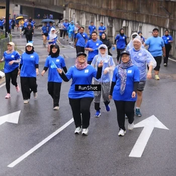 Runner Photo 7943656