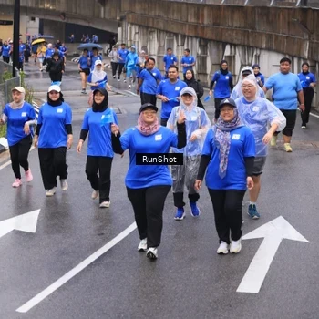 Runner Photo 7943657
