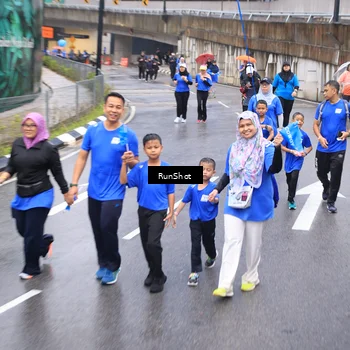 Runner Photo 7943659
