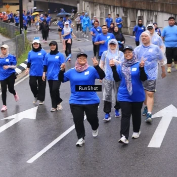 Runner Photo 7943666