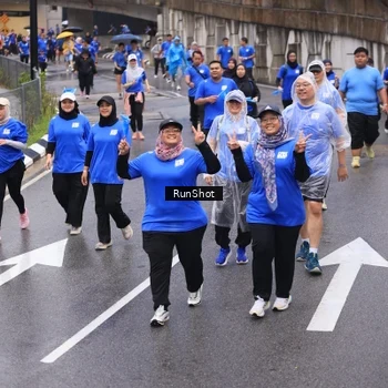 Runner Photo 7943669