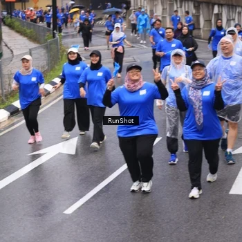 Runner Photo 7943673