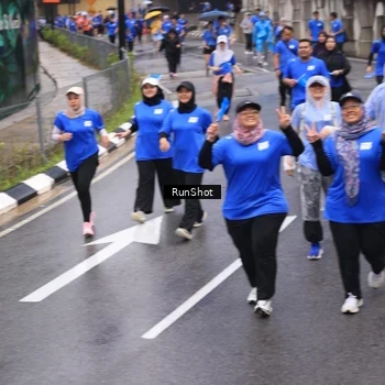 Runner Photo 7943677