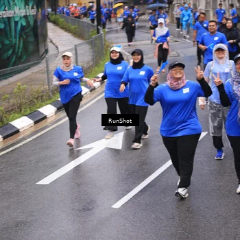Runner Photo 7943678