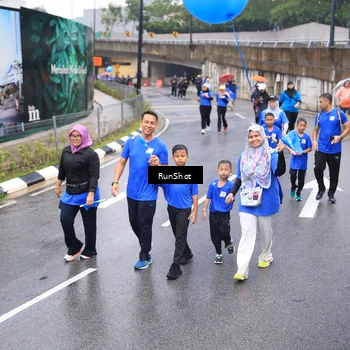 Runner Photo 7943686