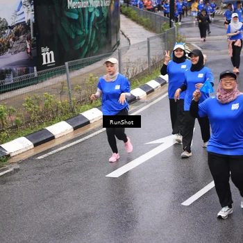 Runner Photo 7943689