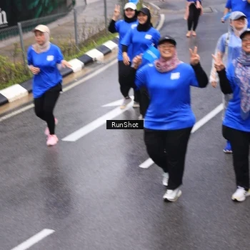 Runner Photo 7943692