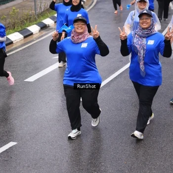 Runner Photo 7943696