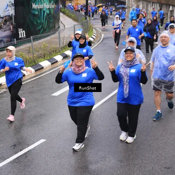 Runner Photo 7943697