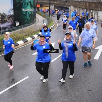 Runner Photo 7943699