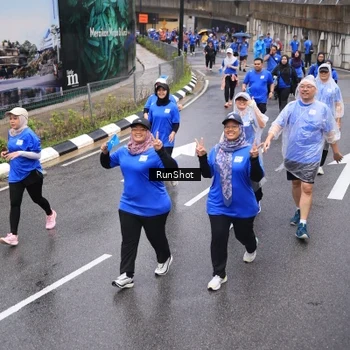 Runner Photo 7943700