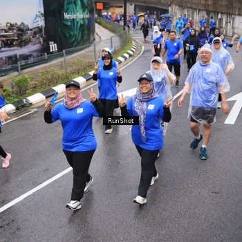 Runner Photo 7943705