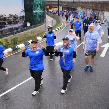 Runner Photo 7943706