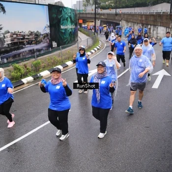 Runner Photo 7943710