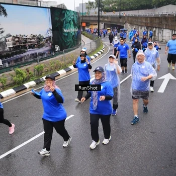 Runner Photo 7943711