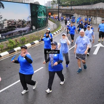 Runner Photo 7943713