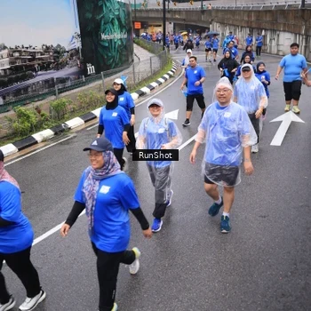 Runner Photo 7943722