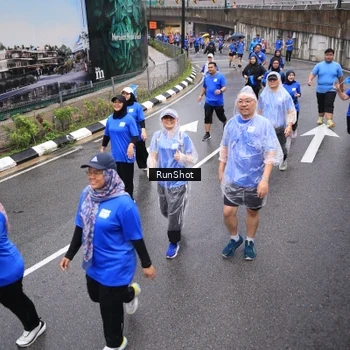 Runner Photo 7943723