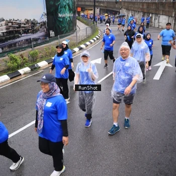 Runner Photo 7943724