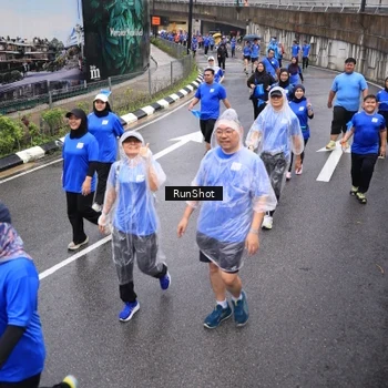 Runner Photo 7943729