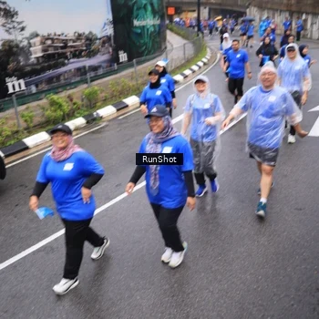 Runner Photo 7943732