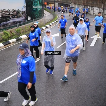Runner Photo 7943733