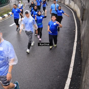 Runner Photo 7943738