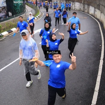 Runner Photo 7943748