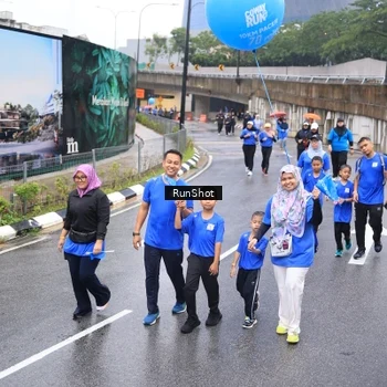 Runner Photo 7943753