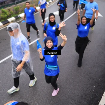 Runner Photo 7943755