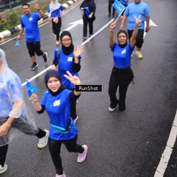 Runner Photo 7943757