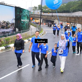Runner Photo 7943761