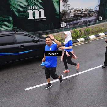 Runner Photo 7943784