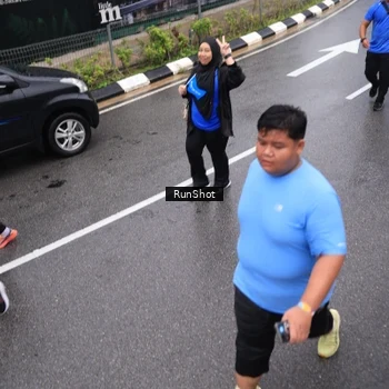 Runner Photo 7943796